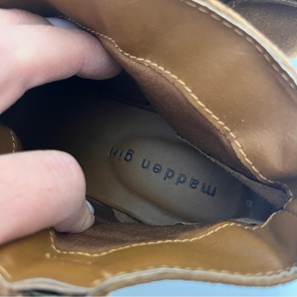 26) Madden Girl Faux Suede Payge Chestnut Beaded Ankle Booties Size 8 - Picture 13 of 13